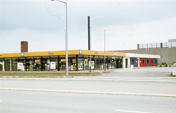 Vejlevej, Kosangas og Flügger
