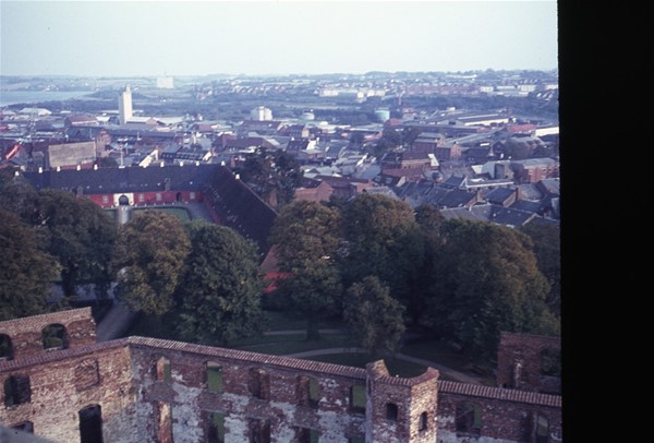 Koldinghus udsigt fra tårnet mod Ø Staldgården havnen 