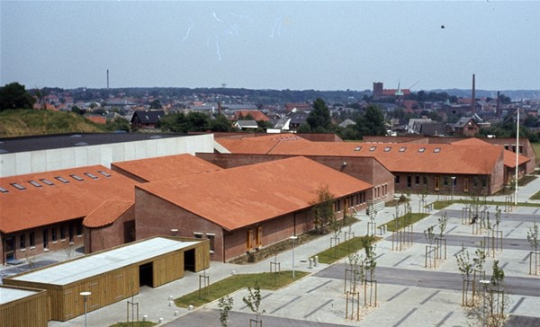Tøndervej 100. Munkensdam Gymnasium med ny anlagt parkeringsplads