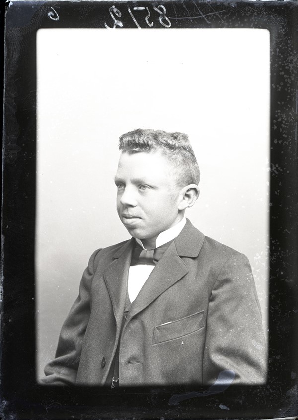  * Østergaard 