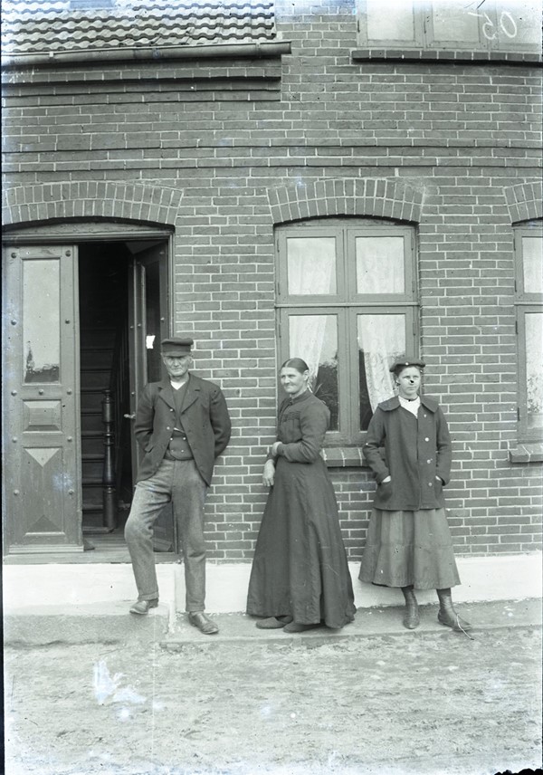 Ifølge pergamentet: Ravns 1904 - 05.